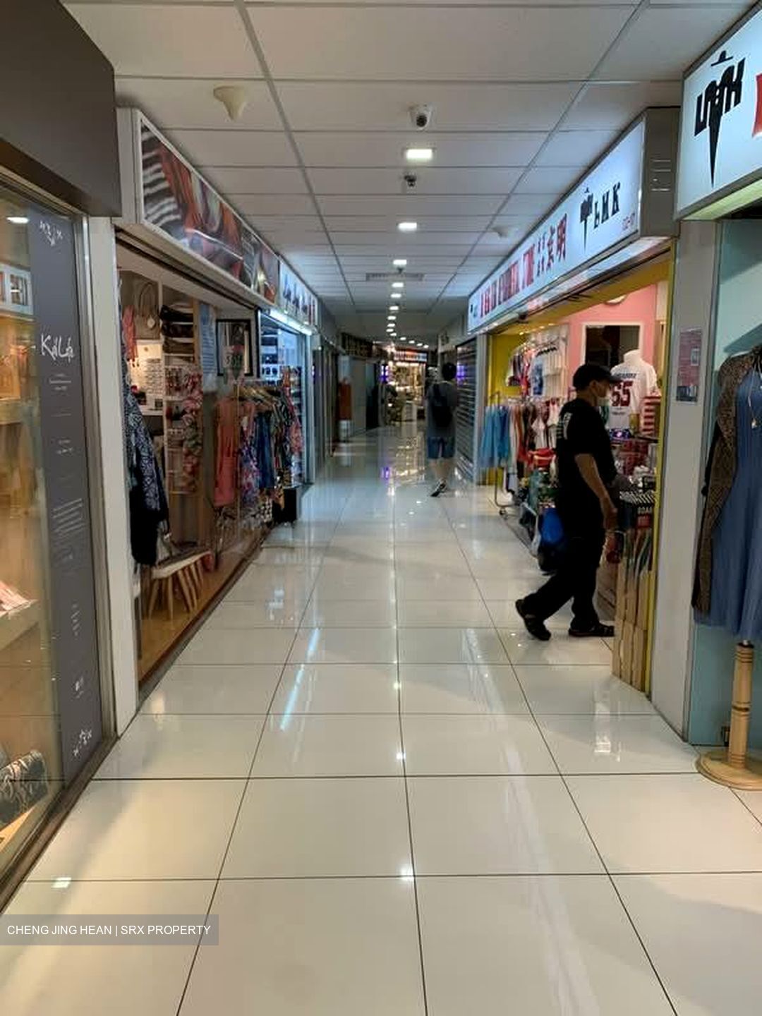 Holland Road Shopping Centre (D10), Retail #556748021